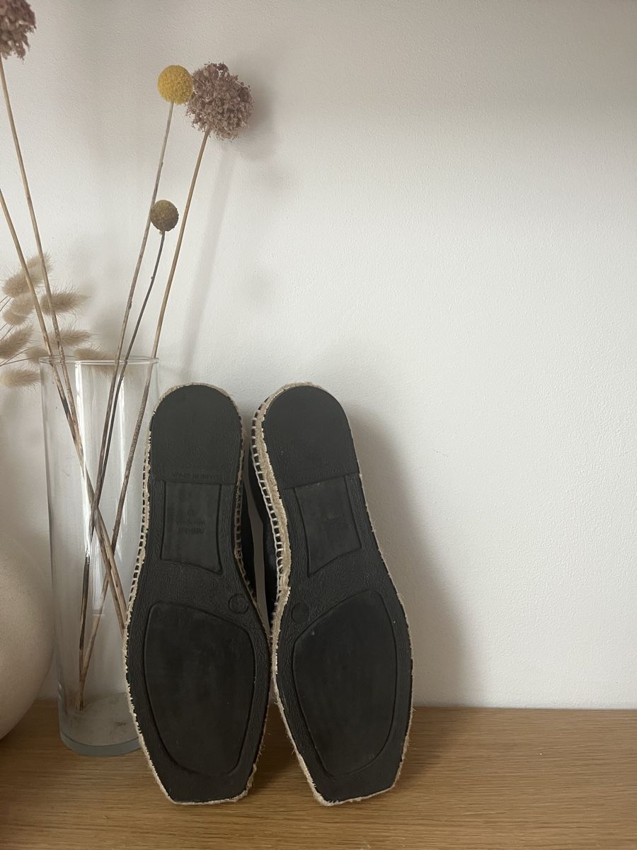 Arket Scarpe da donna: ARKET Schwarze Leder Espadrilles Gr. 39 – Usato da Zürich venduto da MonGusta 6