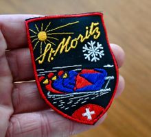 VINTAGE Badge ST. MORITZ ST. GALLER STICKEREI bob