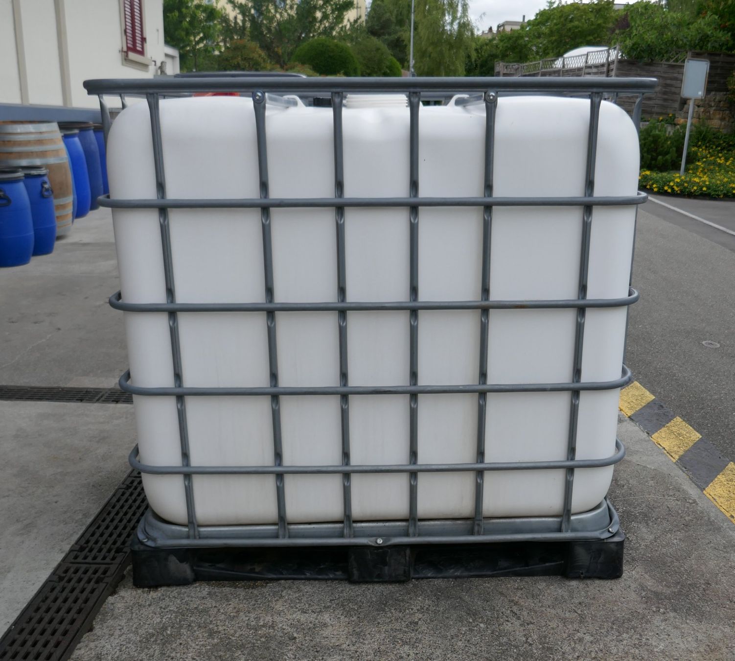 Abbeveratoi e trogoli: IBC-Tank, Wassertank, 1000 Liter – Usato da Port venduto da uzuku 2