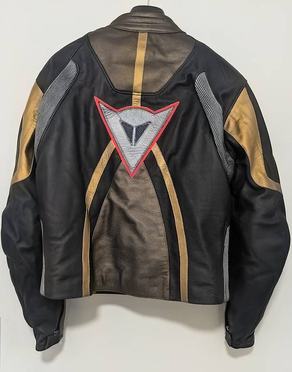 Jacken: Dainese Lederjacke 52 – Gebraucht aus Frenkendorf von _.Lowkey._ 1