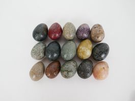 Kleine Stein-Eier Sammlung