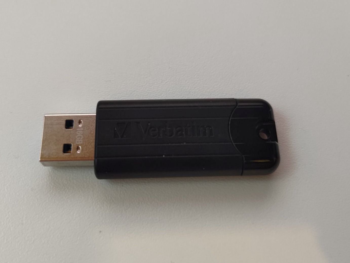 Chiavette USB: USB-Stick 16GB 3.0 – Usato da Liestal venduto da Kratzilla