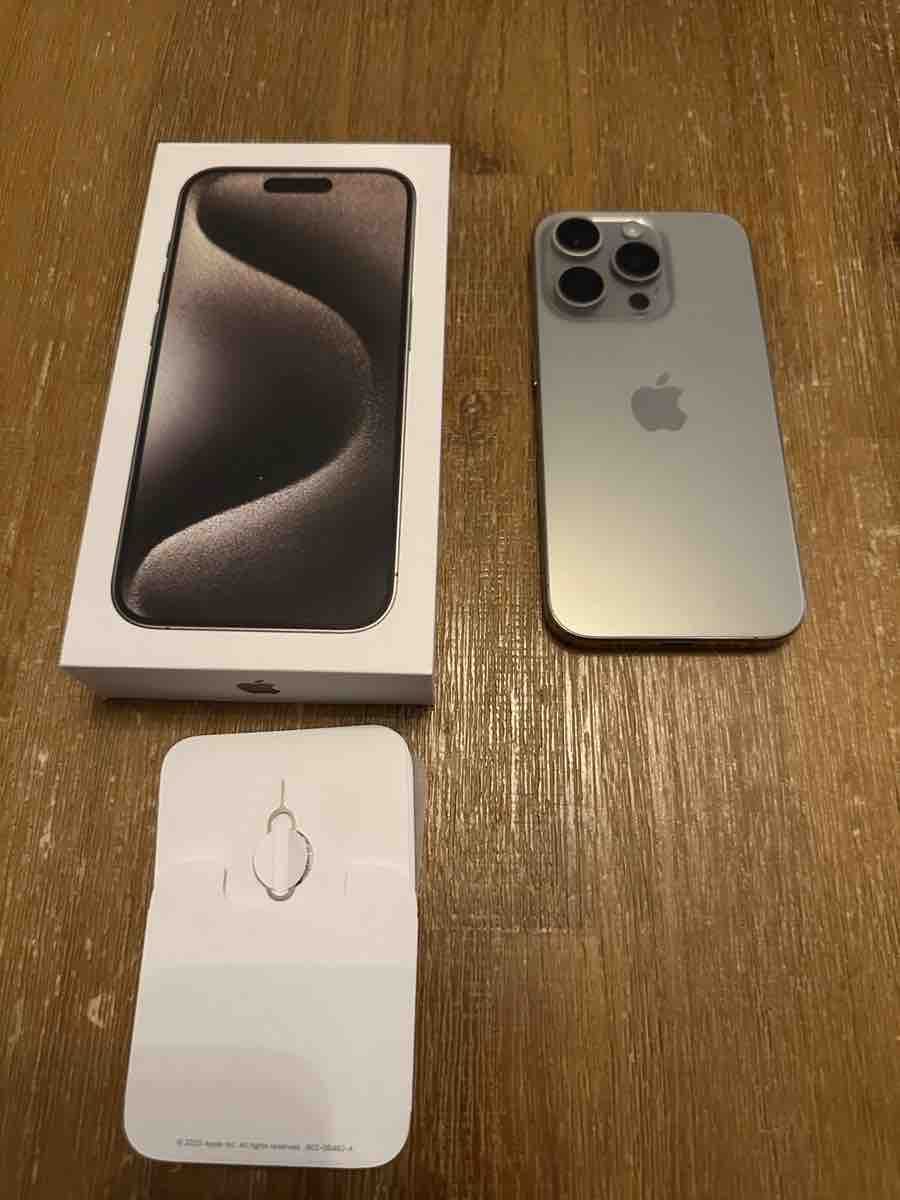 Apple Handys / Smartphones: Apple iPhone 15 Pro im TOP Zustand – Gebraucht aus Rothenburg von Tolli13