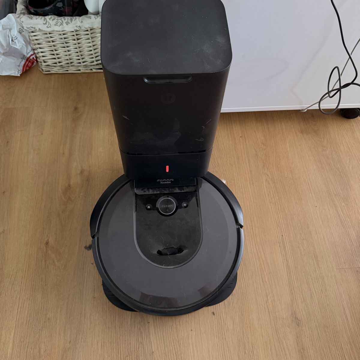 Irobot Aspirateurs & Accessoires: iRobot Roomba i7 – D'occasion à Bazenheid par joz_zgw6 4