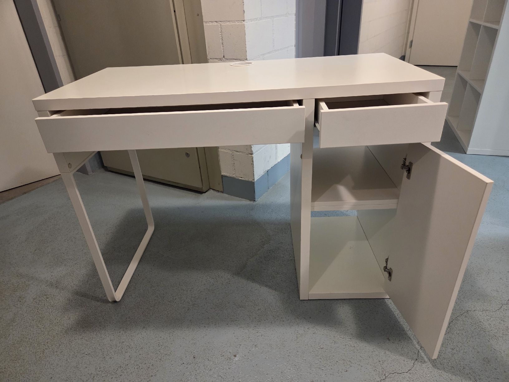 Ikea Scrivanie: IKEA Schreibtisch Micke – Usato da Hirzel venduto da IB1967 1