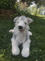 Grosser Plüschhund 