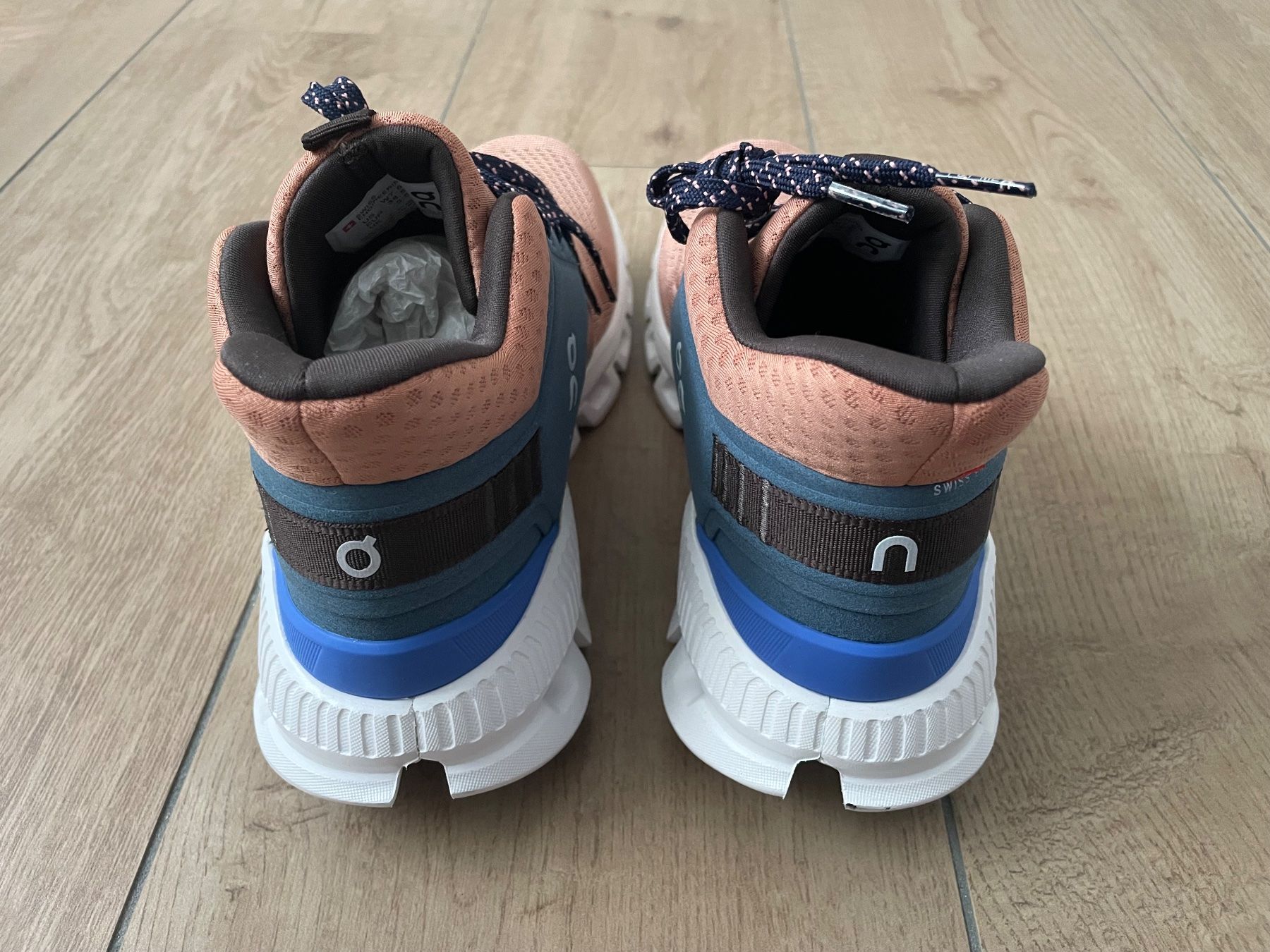 On Scarpe da donna: On Cloud Hi Edge Gr. 38.5 NEU – Nuovo e nell'imballaggio originale da Waltenschwil venduto da hansnine 2