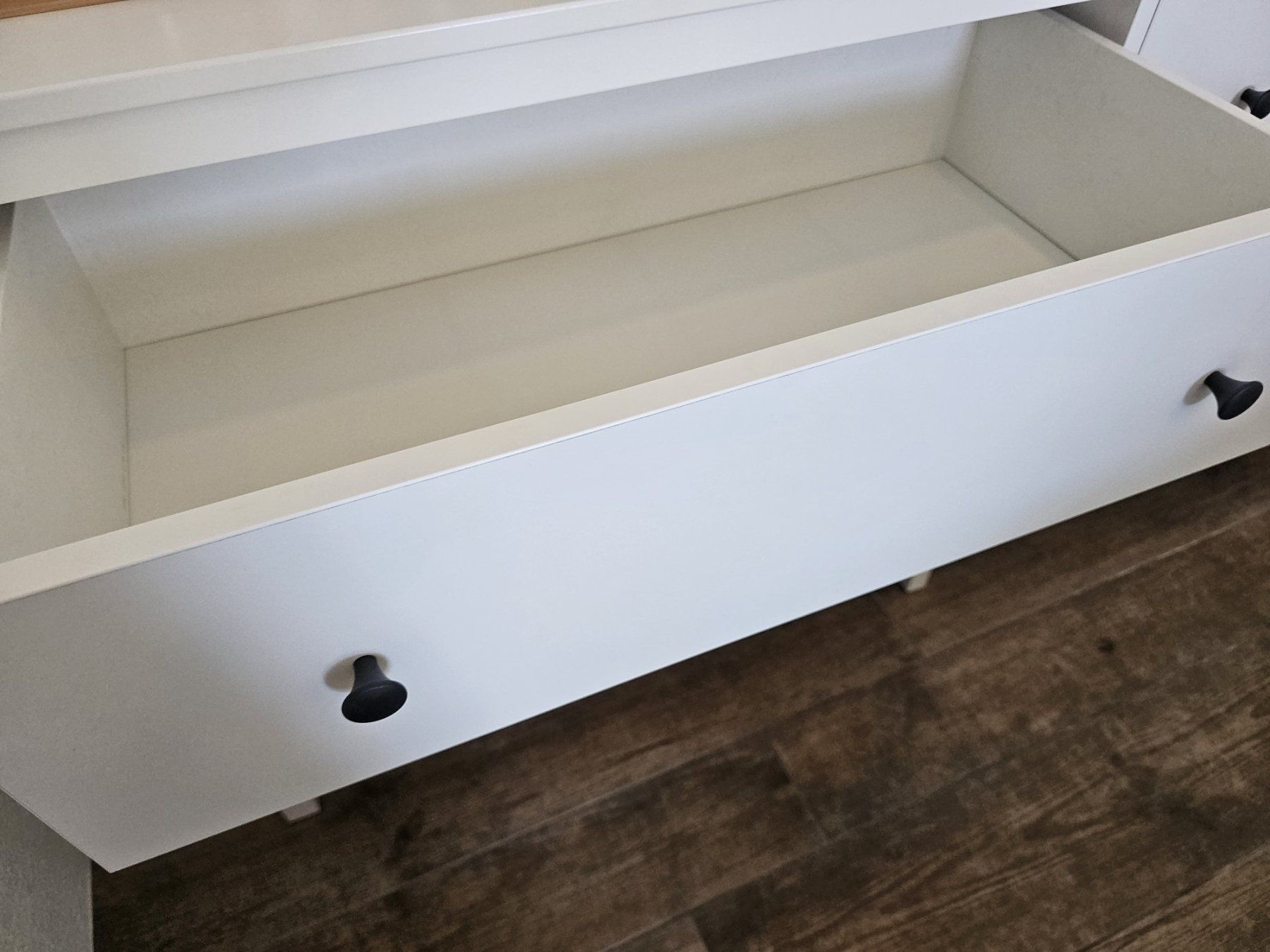 Ikea Cassettiere: Commode blanche design moderne, 6 tiroirs, parfait état! – Usato da St-imier venduto da chr_7zhj 2
