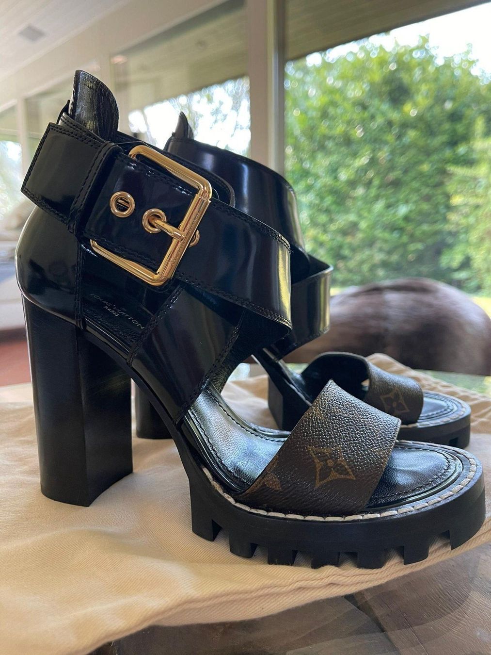 Louis Vuitton Damenschuhe: Louis Vuitton StarTrail HighHeel Sandals – Neu (gemäss Beschreibung) aus Bonstetten von Swiss4Sale