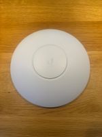Ubiquiti UniFi U6 Enterprise AP (WiFi 6E) mit Montagezubehör