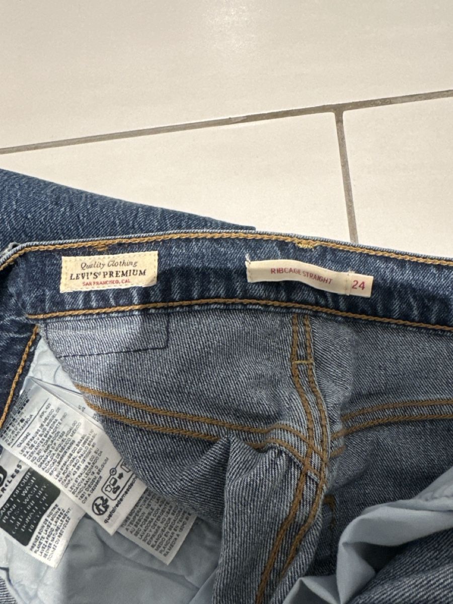 Levi's Jeans: Ribcage Straight Jeans Levis – Neuf (Voir description) à Zug par cieeeeelo 3