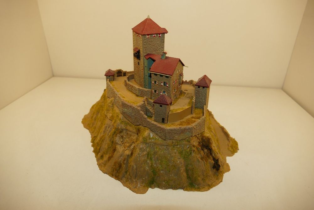 Kibri 37304 N Kasteel Branzoll kopen