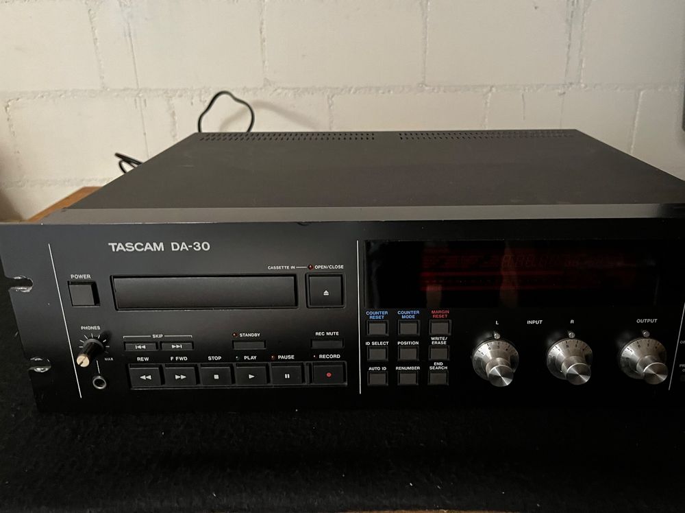 TASCAM DA-30 DAT-Recorder (Gebraucht) in Zürich für CHF 230 – mit ...