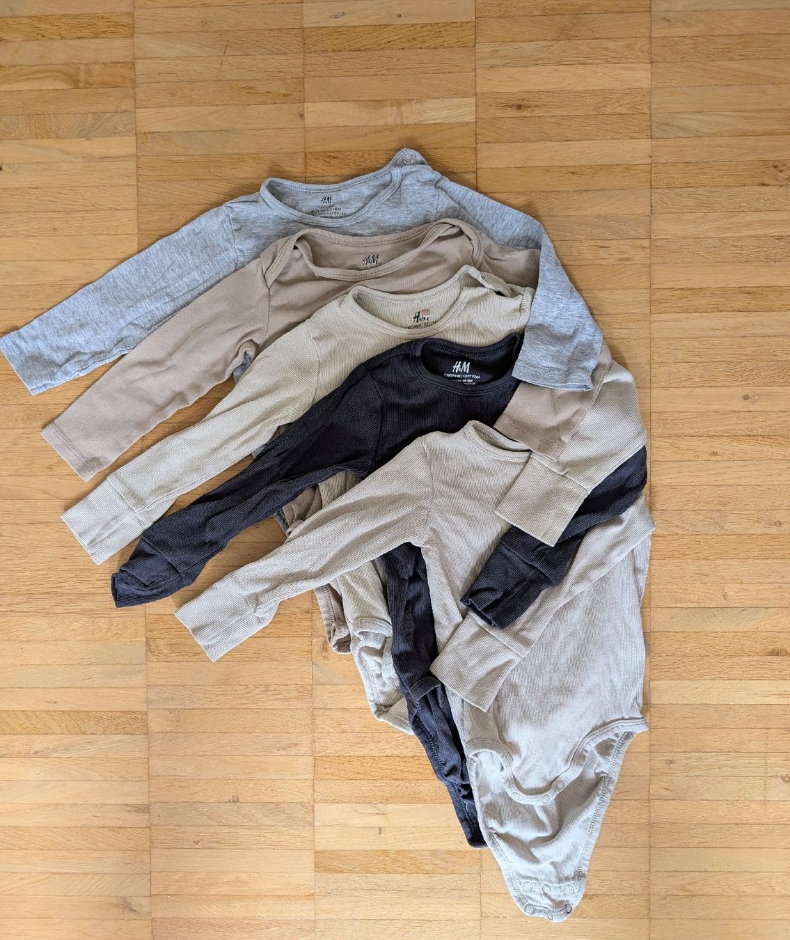 Lotti di vestiti: Kleiderpaket Zwillinge 80/86 – Usato da Riedikon venduto da hol_nh9x 3