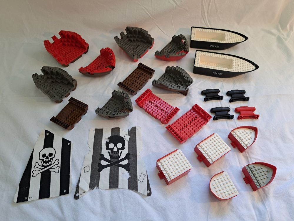 Lego Schiffsteile (Rumpf und Segel) (Gebraucht) in Glis für CHF 50 ...