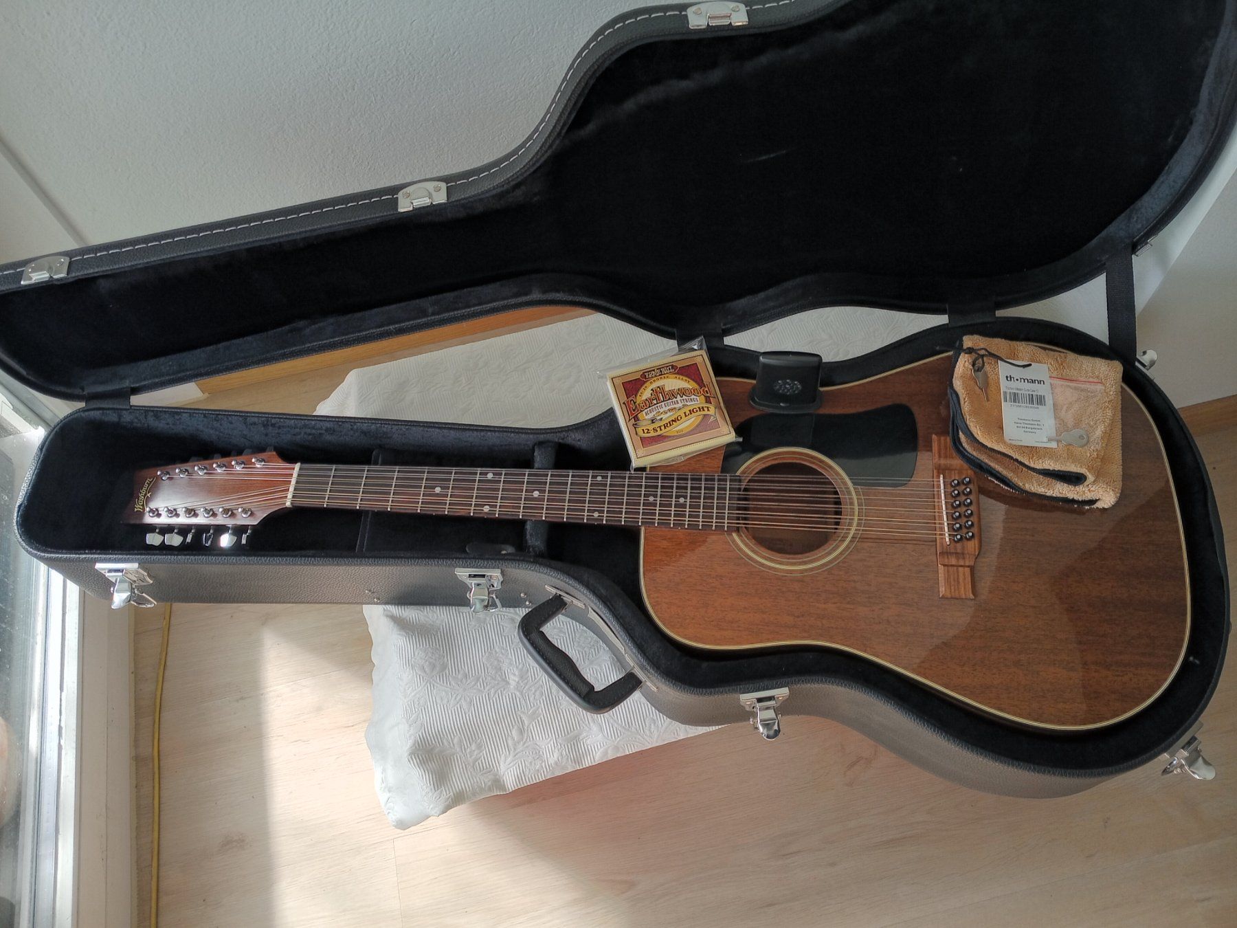 Washburn Strumenti musicali: 1981 Washburn D-15M12 /810075 – Usato da Solothurn venduto da fro_28sy