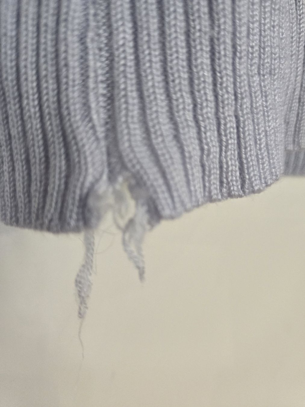 Maglioni & Felpe: Vintage Hellblaue Strickjacke, Kurzarm, Gr. 46 – Usato da Dübendorf venduto da Timulka 3