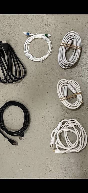 Cavi: Daten und TV Kabel.... – Usato da Esslingen venduto da I.R.2017 1