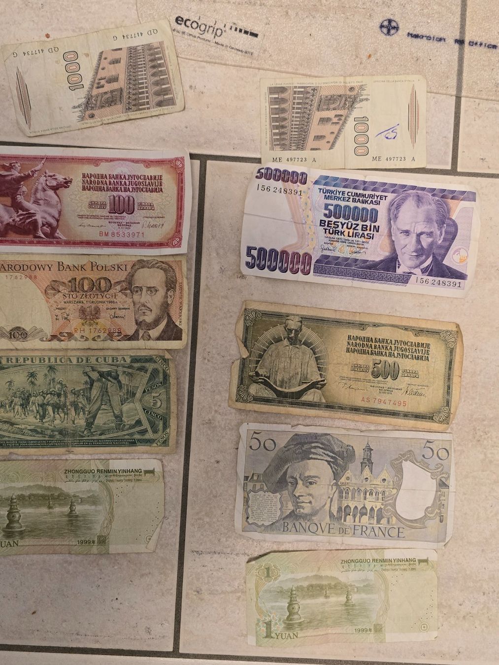 Banconote: Lot de 19 billets de monnaies – Usato da Tramelan venduto da Nirdan 3