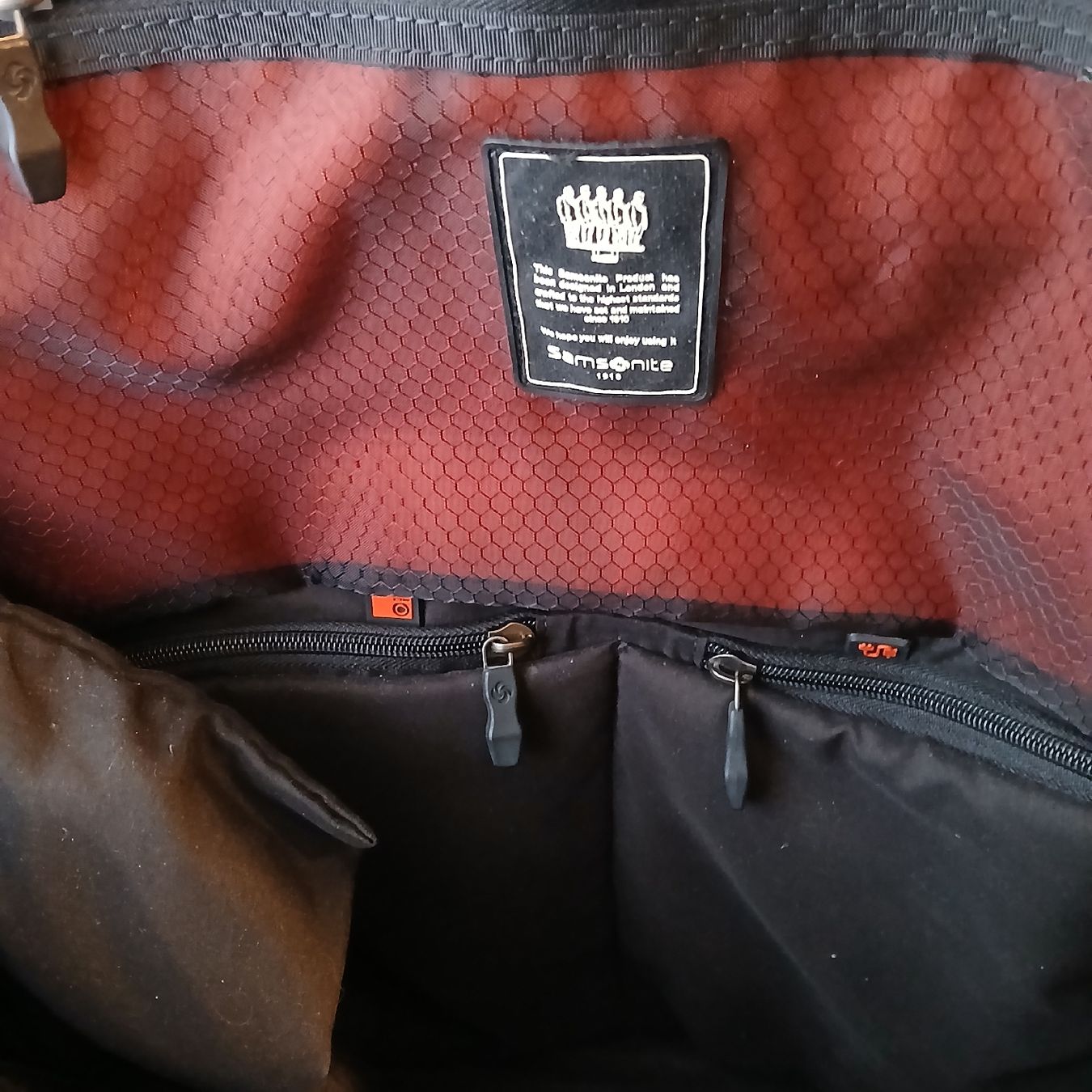 Samsonite Zaini: Samsonite Rucksack schwarz mit Laptopfach gebraucht – Usato da Frasnacht venduto da ale_g288 5