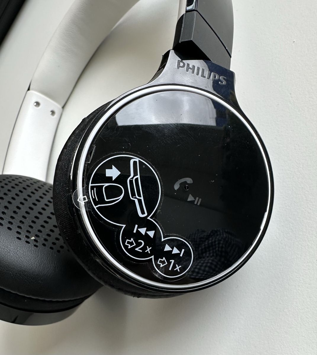 Philips Kopfhörer: Philips SHB9100 Headphone schwarz/weiss – Neu (gemäss Beschreibung) aus Schaffhausen von Guckyy 1