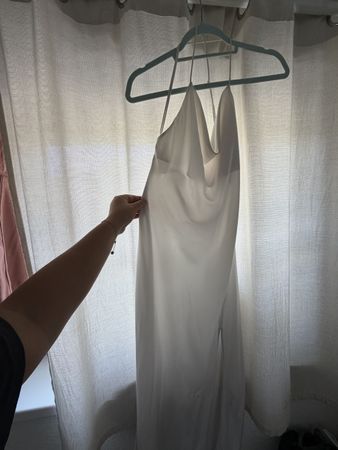 Robe longue blanche dos nu, état correct, porté une fois 