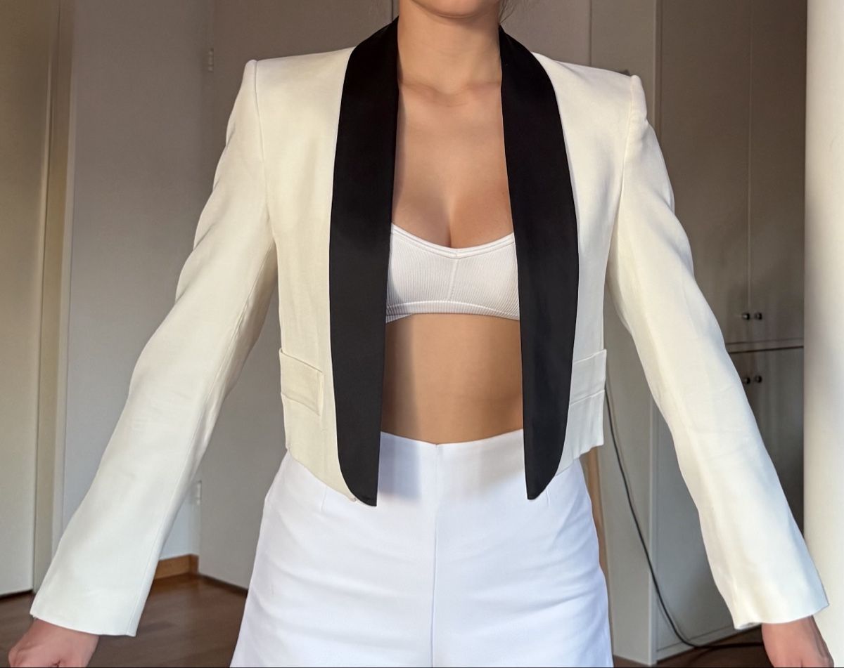 Zara Giacche: Chic White Cropped Blazer with Black Lapels - Size S – Nuovo (secondo la descrizione) da Zürich venduto da eli_t8nw