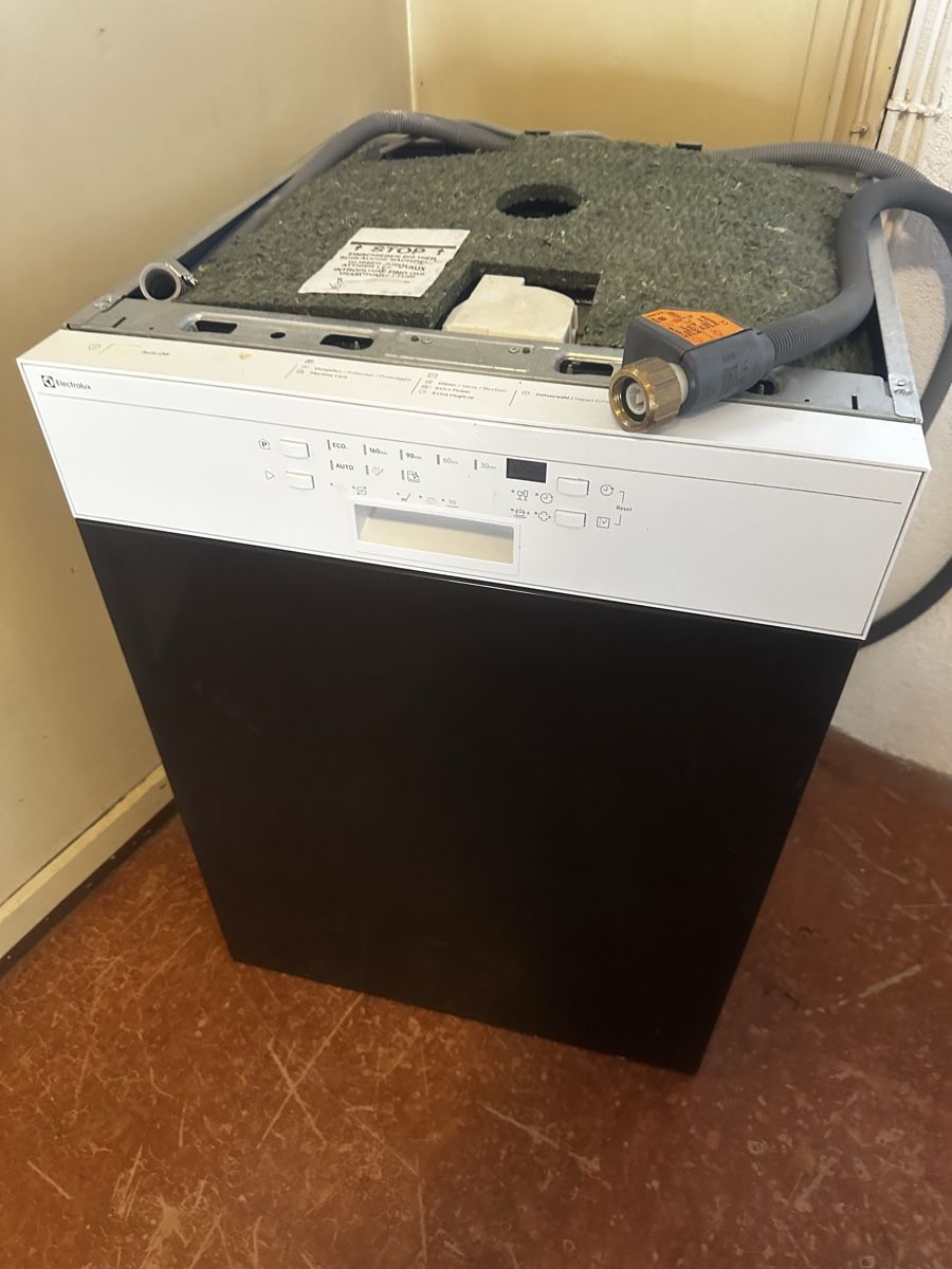 Geschirrspüler: Geschirrspüler Electrolux – Gebraucht aus oberuzwil von Dad14