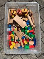 Diverse Bauklötze aus Holz