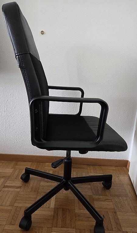 Stühle: IKEA RENBERGET Bürodrestuhl schwarz – Gebraucht aus Oberengstringen von rama.18 1