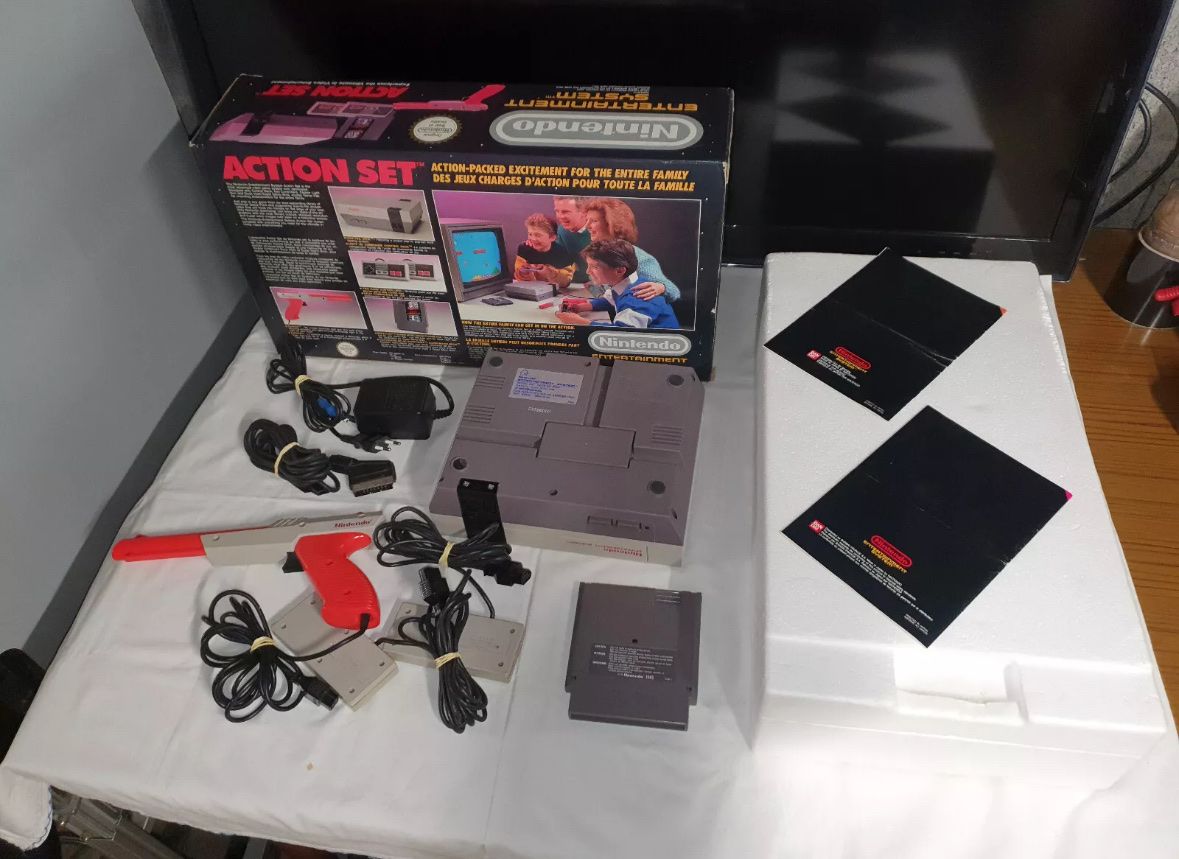 Nintendo Console: console nintendo nes pack action set en boite avec zapper – Usato da Lausanne venduto da sauvezretrogames 1
