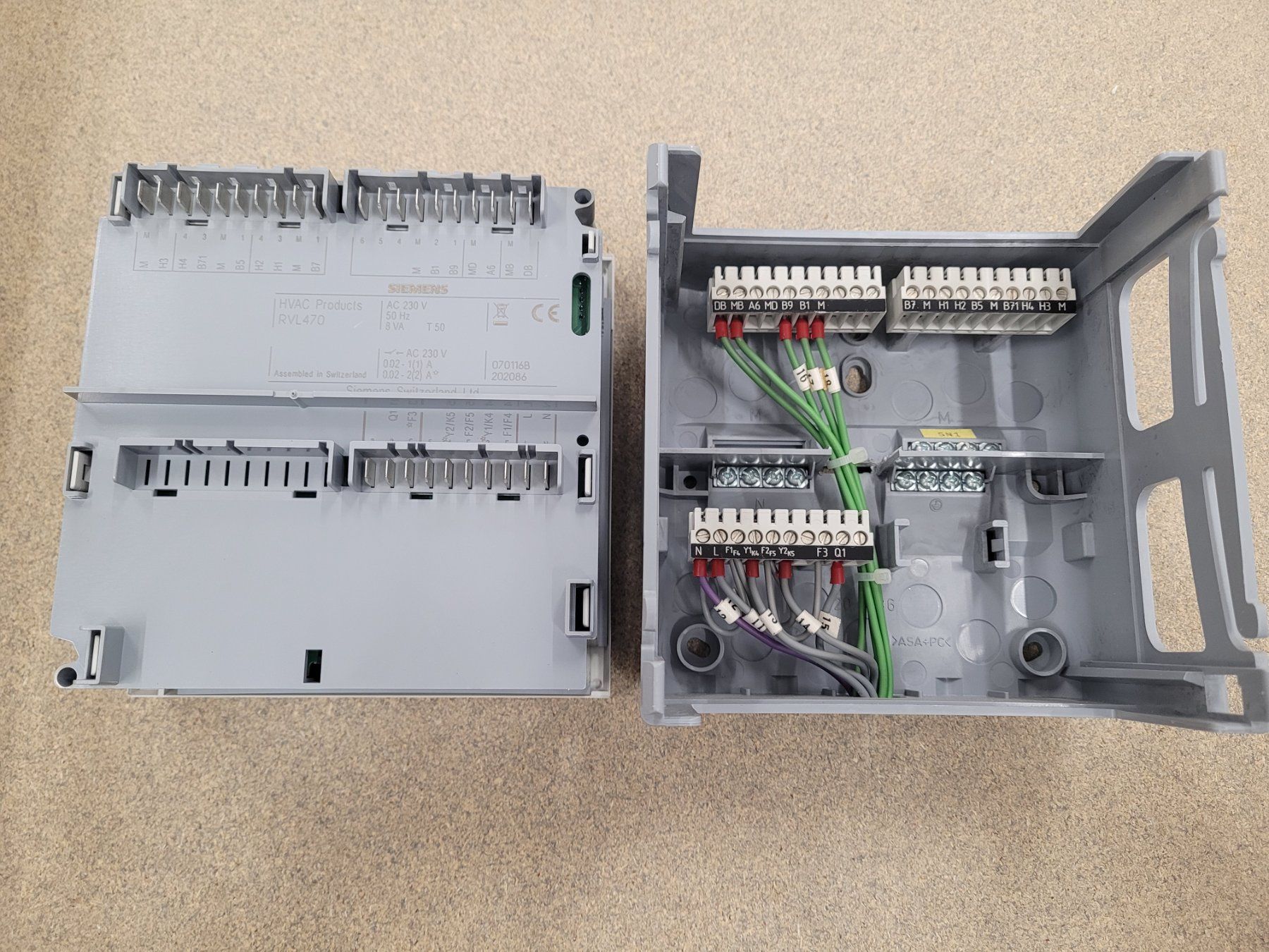 Siemens Riscaldamento: Siemens RVL470 Heizungsregler – Usato da Vitznau venduto da Vitznau84 1