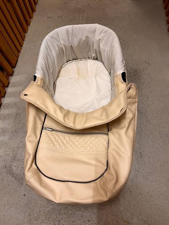 Carrozzine: Emmaljunga Kinderwagen Sitzen-Liegen – Usato da Birsfelden venduto da Mischi03 2