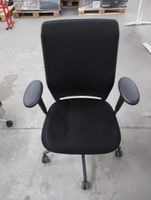 Vitra ID Mesh Bürodrehstuhl mit Armlehne Schwarz