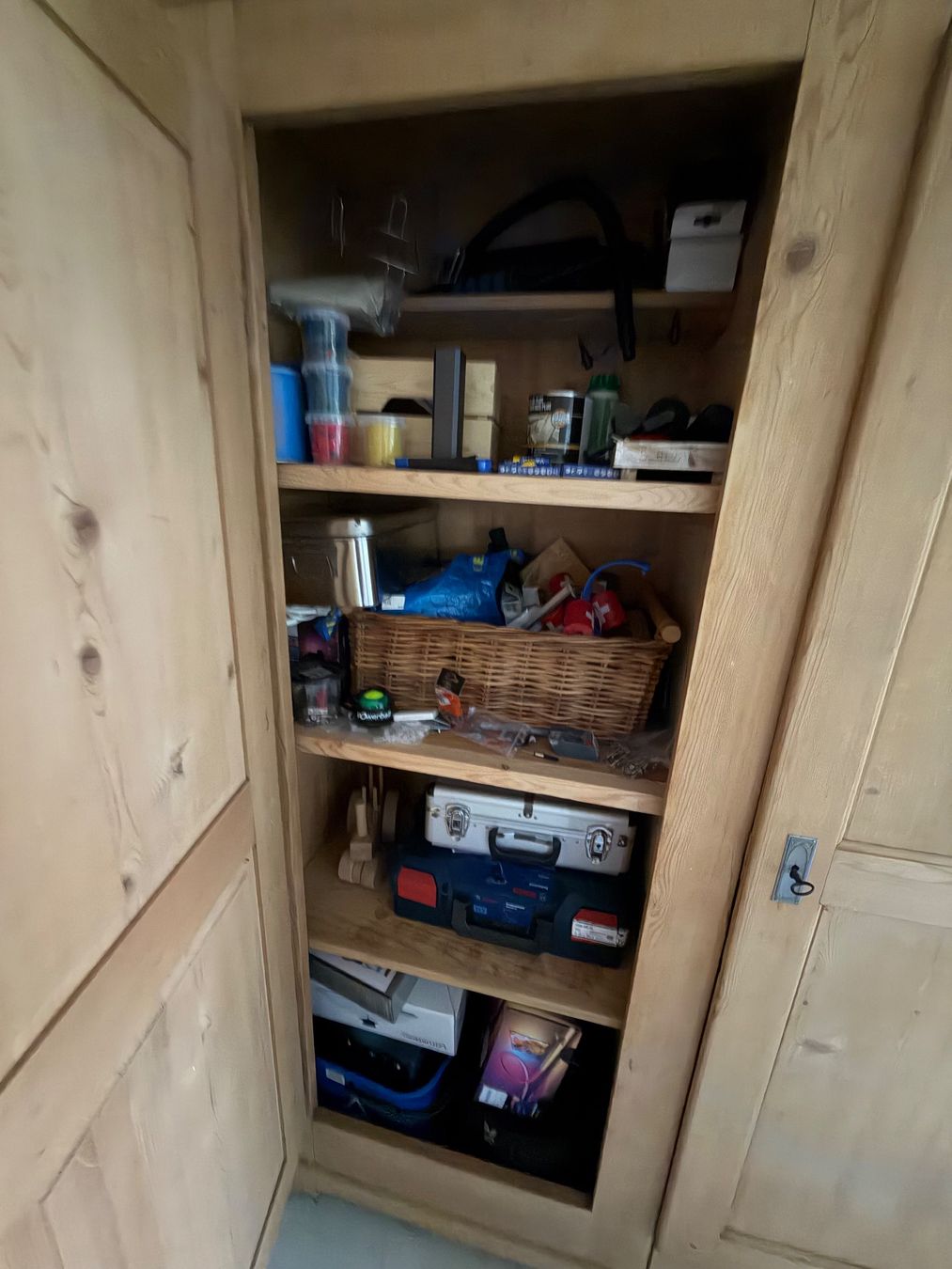 Armadi: Ancienne armoire en bois – Usato da Lausanne venduto da jeremy.brue 5