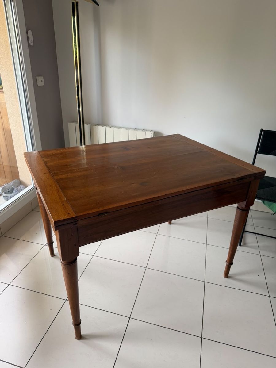 Tavoli: Table à manger en noyer extensible  – Usato da Le Grand-Saconnex venduto da lou_g8nz 1