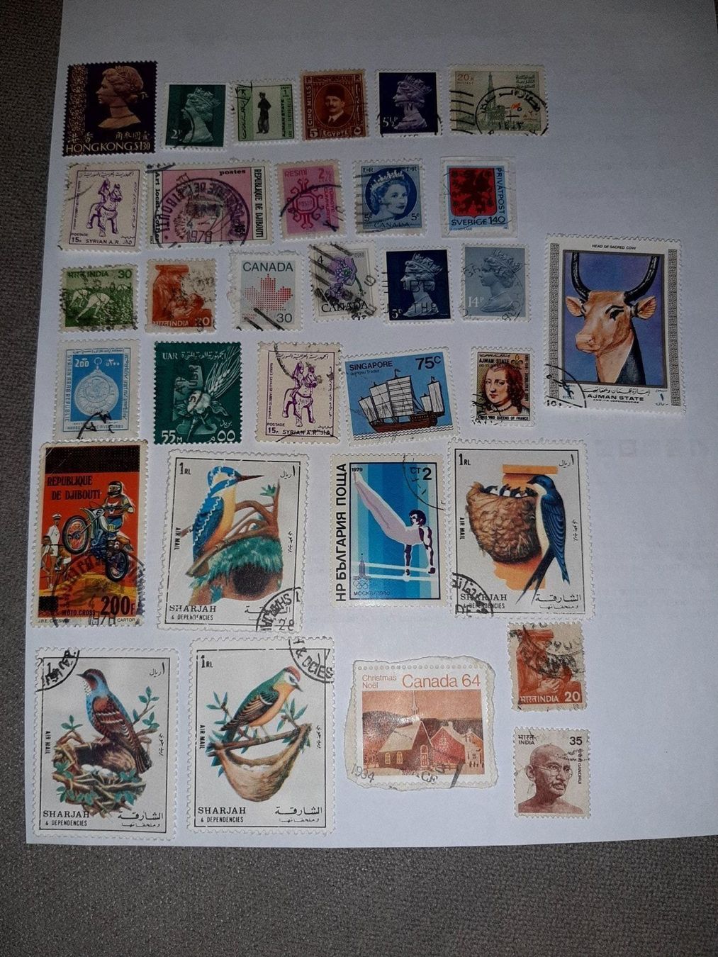 Tutti i francobolli: 32 timbres divers pays – Usato da Le locle venduto da juliensaran