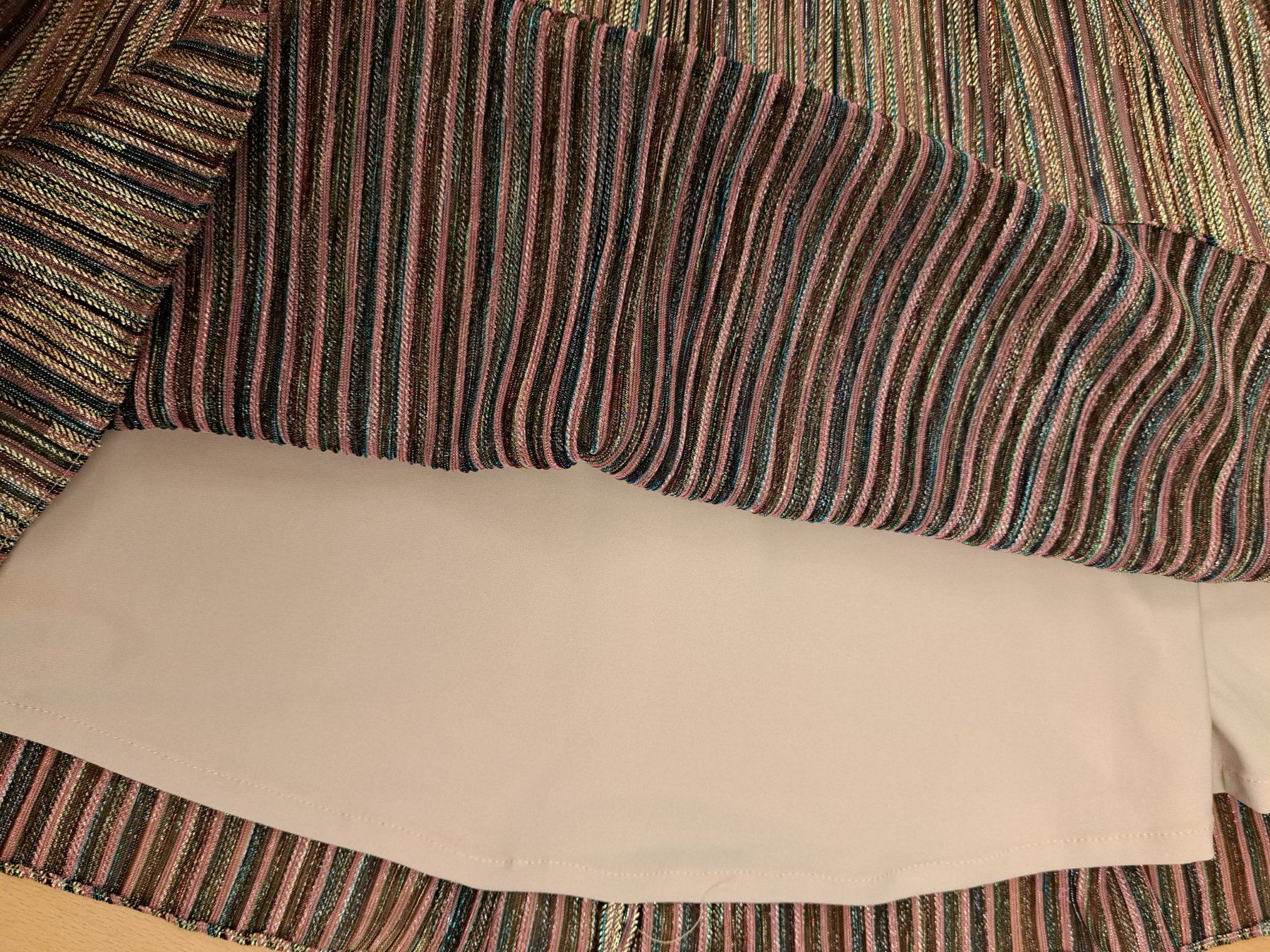 Kleider: Kleid von Swing Glitzerstoff wunderschön mit Schmuck 36 – Gebraucht aus bazenheid von salerno007 7