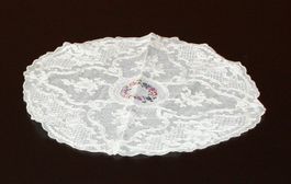 Deckchen Stickerei - Klöppelspitze Ø25 (14)
