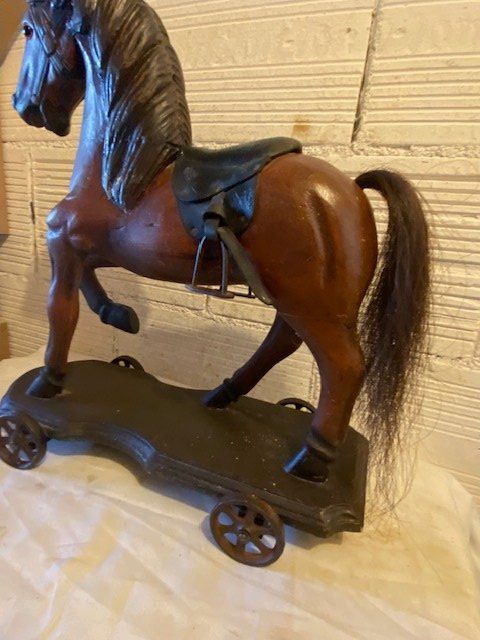 Statuette: ANTIKES PFERD AUF RÄDER – Usato da Chur venduto da silbermon 2