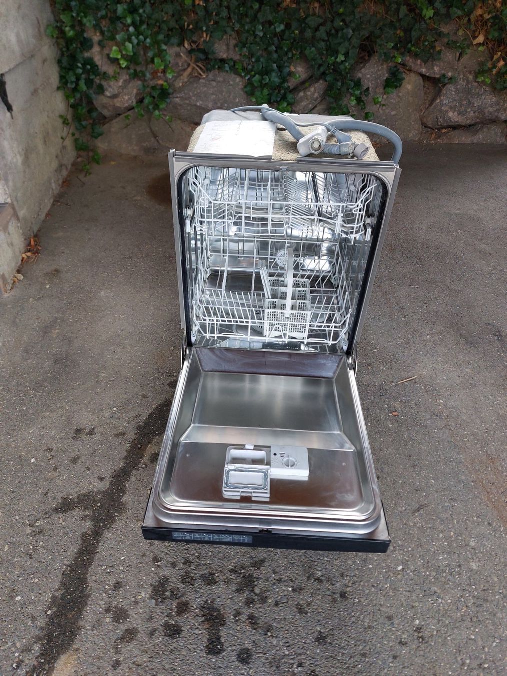 V-Zug Machines à laver la vaisselle: Geschirrspühler – D'occasion à Triengen par Wellnau 1