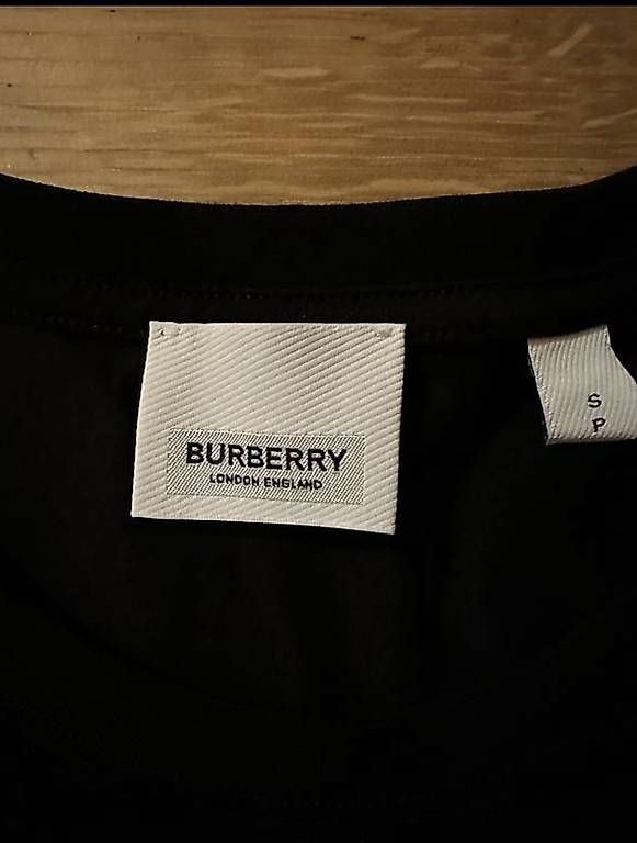 Burberry T-shirt: Burberry T-Shirt S – Usato da Küblis venduto da lovesummer 2