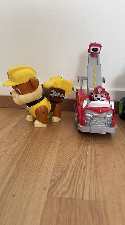 Giocattoli: Paw Patrol-Welpen auf einem Auto – Usato da Binningen venduto da rit_7nbr 3