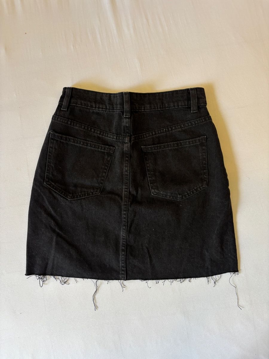 Primark Gonne: Jupe en jean noire primark taille 36 – Usato da Genève venduto da Estelle_gig 1