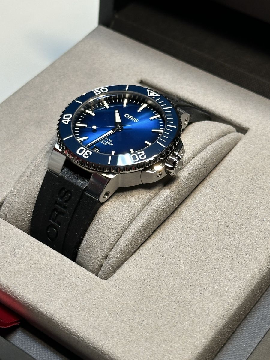 Oris Orologi: Oris Aquis Date Calibre 400 – Nuovo (secondo la descrizione) da Renens VD venduto da dan_bv8s