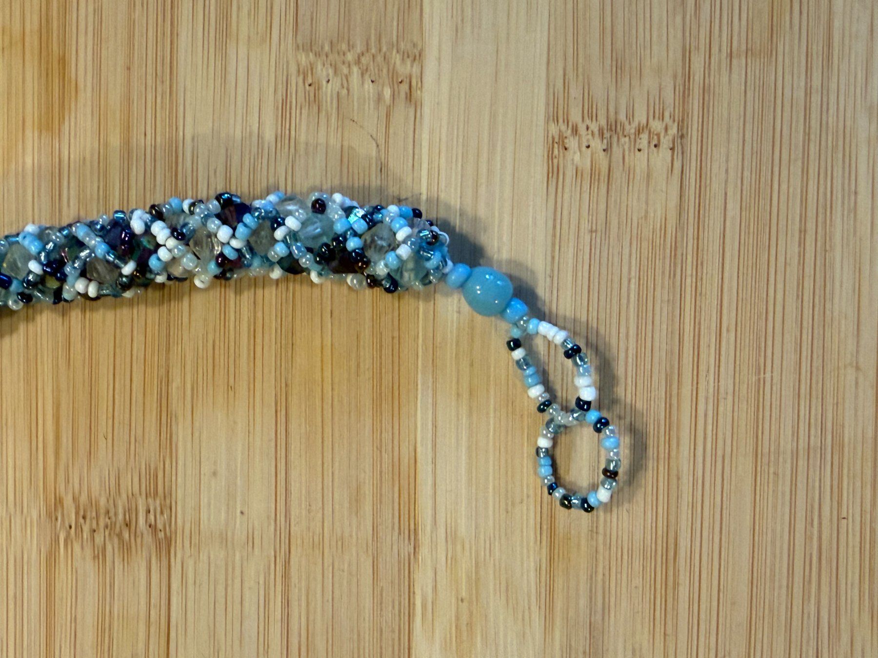 Armbänder & -reifen: Armband Handgemacht Perlen blau weiss – Gebraucht aus Basel von zukk_ 2