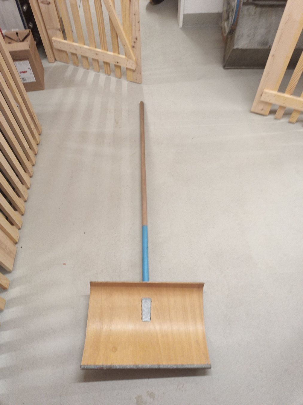 Alle Dekorationen: Schneeschaufel original Holz Deko – Gebraucht aus Zürich von danihell 1