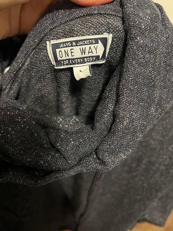 Maglioni & Felpe: Pullover Grösse M Kaputze – Usato da Lostorf venduto da Inga_r 2