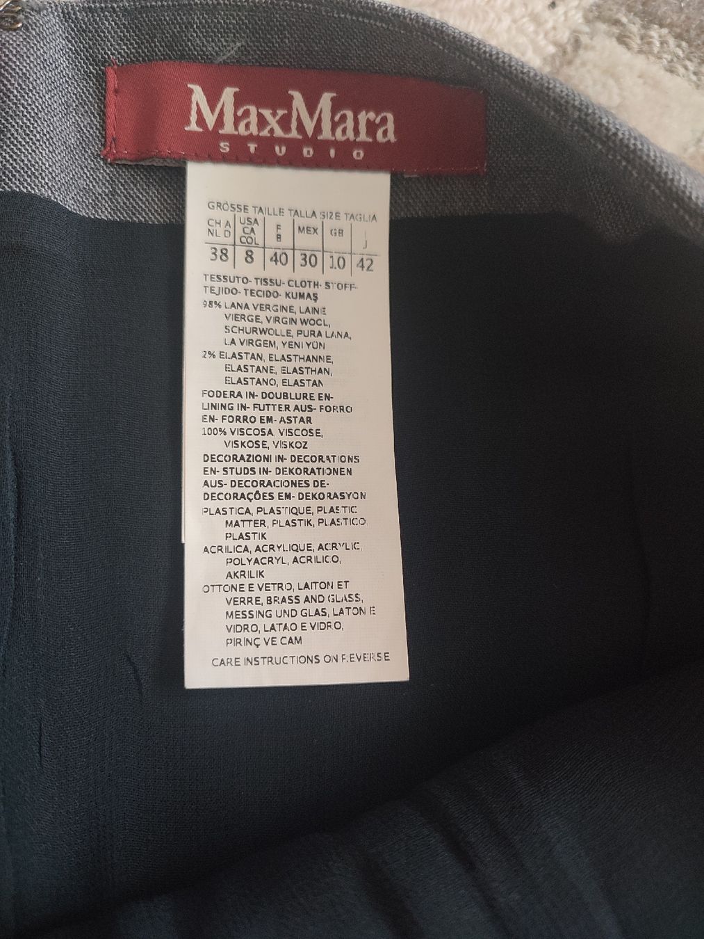 Max Mara Gonne: MaxMara Rock, grau, Gr. 38, mit Schmuckapplikationen. – Nuovo (secondo la descrizione) da Zürich venduto da sim_my2m 1