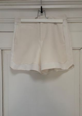 🤍 Shorts von „ZARA“, crème/weiss, Gr. S/36 🤍